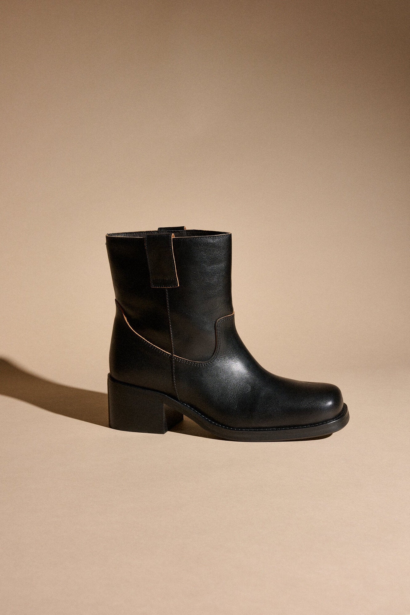 A8914 Ankelstøvle - Black Redwood 700